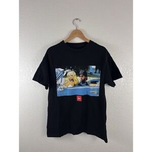 Saga Graphic T-Shirt – Medium